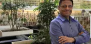 Poeta mexicano gana premio internacional en España por Materia oscura