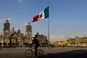 Presidente de BBVA advierte entorno económico complejo para México
