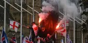 Protesta ultraderechista y marcha propalestina chocan en Londres
