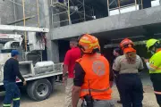 Recibe descarga eléctrica al tocar cable en Nuevo León
