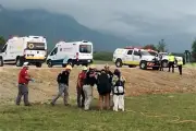 Rescatan a pareja tras caída de parapente en Nuevo León