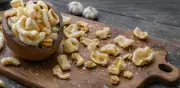 Retiran chicharrones Pork King Good por posible salmonela