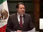 SEP anuncia aumento salarial del 9% a maestros en el Día del Maestro