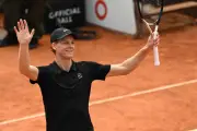 Sinner busca corona romana tras vencer a Medvedev