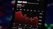 S&P pone perspectiva negativa a México, Pemex y CFE: ¿qué implica?