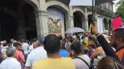 Transportistas en Morelos logran aumento de tarifa tras sitiar Palacio de Gobierno
