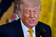 Trump amenaza con invasión terrestre si México no combate cárteles