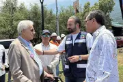 Vecino reclama a Farah por calle mal pavimentada en CDMX