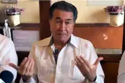 Yunes acusa presiones para aprobar presupuesto en Veracruz
