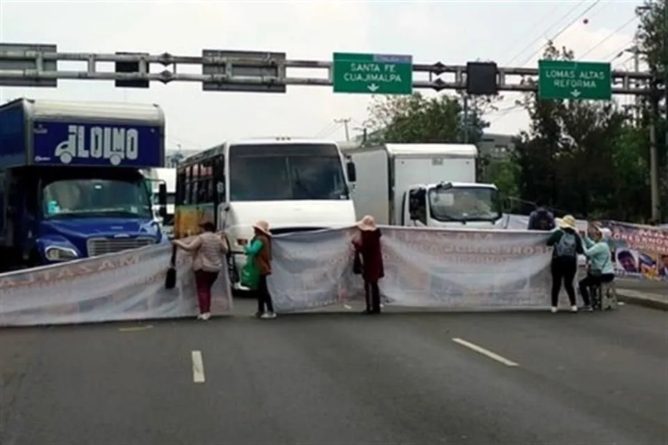 Bloquean Constituyentes por turistas desaparecidos