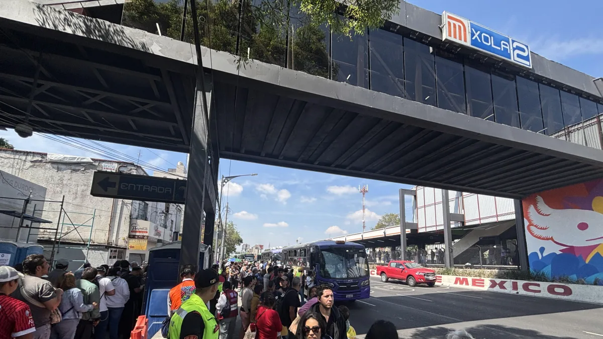 Caos en Línea 2 del Metro por cierre de estaciones para obras del Mundial