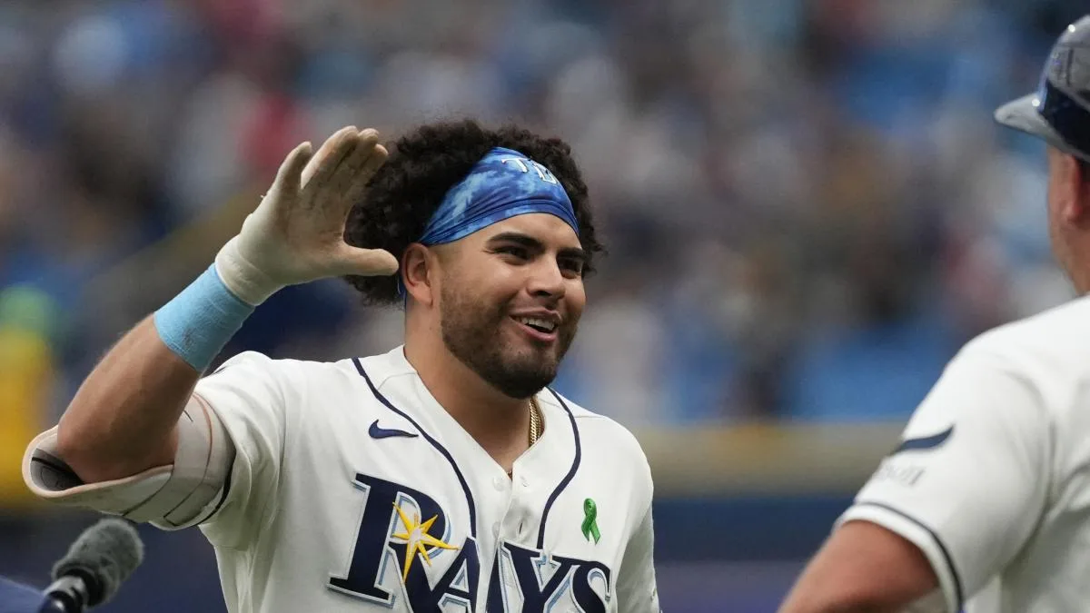 Jonathan Aranda suma siete hits en dos juegos con Rays