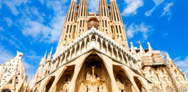 Precios reales para visitar la Sagrada Familia en 2026 y cómo evitar estafas