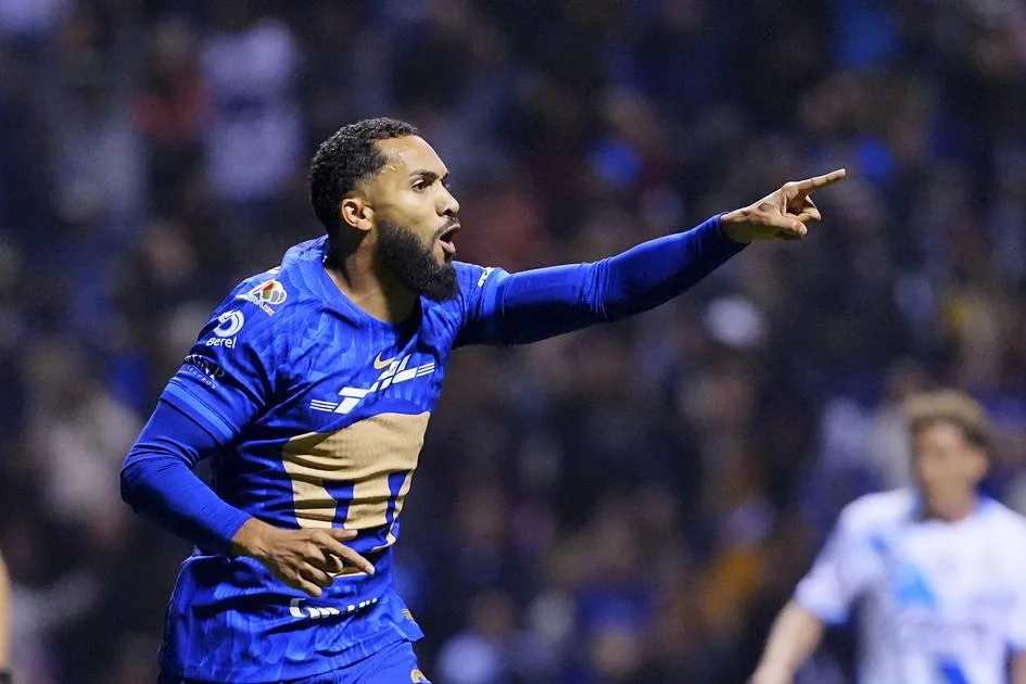 Pumas remonta a Puebla y mantiene invicto en Liga MX