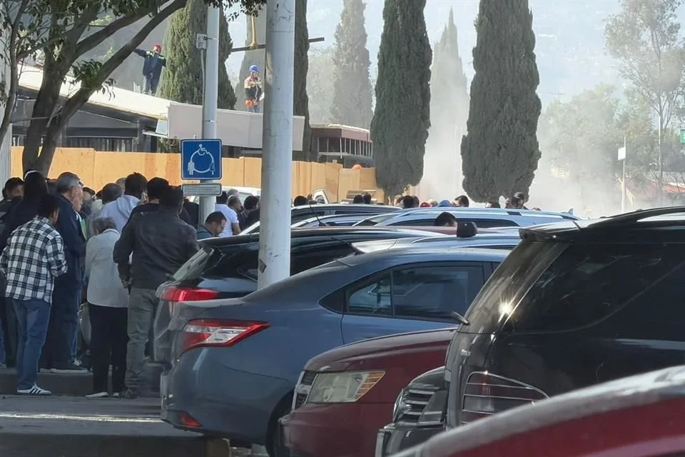 Retrasos en accesos temporales del Estadio Banorte causan descontento