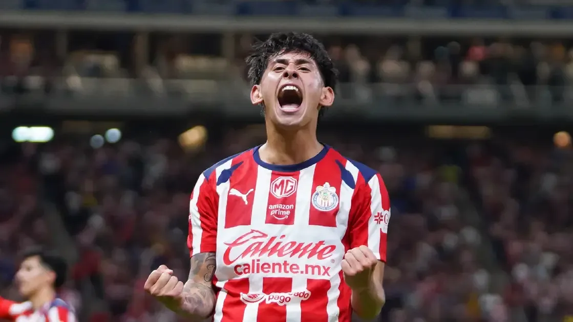 Santiago Sandoval: la apuesta de Milito que brilla en Chivas