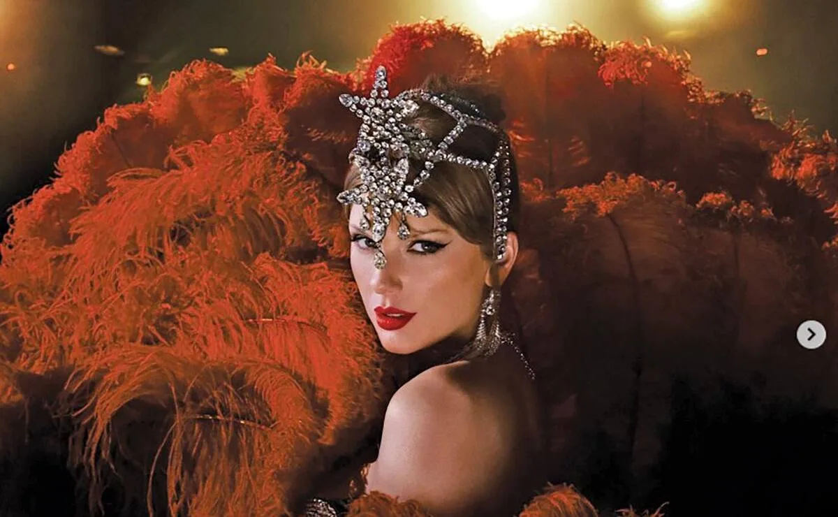 Swift lanza videoclip homenaje a Elizabeth Taylor en medio de demanda