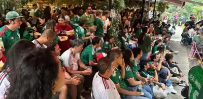 Aficionados abarrotan Zona Rosa para ver México vs Corea del Sur