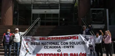 CNTE bloquea oficinas de Afores y advierte mantener paro nacional