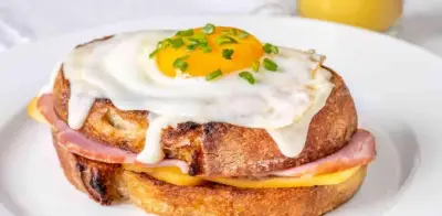 Croque Madame: el sándwich francés crujiente y cremoso