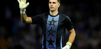 Dibu Martínez se convierte en fotógrafo improvisado en Argentina vs Honduras