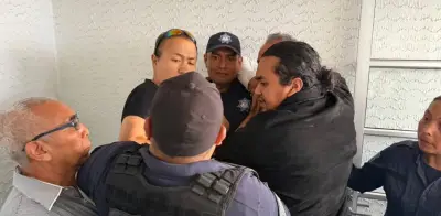 Disputa por feria desata zafarrancho en sesión de Cabildo en Mineral de la Reforma