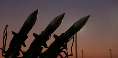 EE.UU. bombardea radares iraníes tras interceptar drones en el estrecho de Ormuz