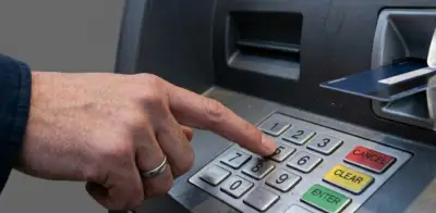 Error al usar cajero: meter tarjeta y teclear NIP sin revisar