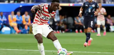 EU humilla 3-0 a Paraguay en su debut mundialista y rompe maldición de 24 años