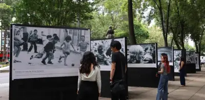 Excélsior exhibe en Reforma 33 joyas históricas del futbol mundial