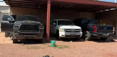 FGR asegura explosivos, armas y autos en cateo en Durango
