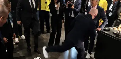 Gianni Infantino juega torito con leyendas de Brasil en Mundial 2026