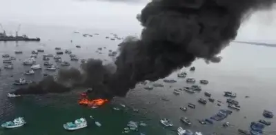Incendio masivo en puerto de Manta: 35 barcos destruidos y 4 heridos graves