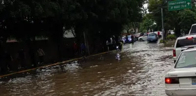 Lluvia inunda Gran Canal y suspende Fan Fest en CDMX