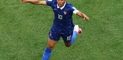 Mbappé acecha a Messi con gol 15 en Mundiales; iguala a Ronaldo