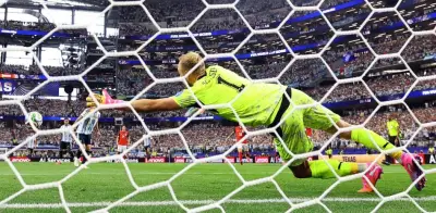 Messi doblete y récord: máximo goleador en Mundiales con 18 tantos