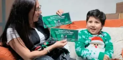 Pequeño Santi recibe sorpresa de Santiago Giménez y podrá ir al Mundial