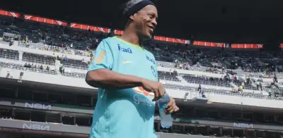 Ronaldinho elogia a Santiago Giménez de cara al Mundial 2026