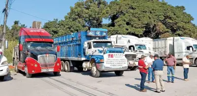 Transportistas cancelan paro nacional tras acuerdo con Segob