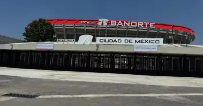 Vecinos de Tlalpan captan show de luces en el Estadio Azteca
