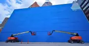 Artista demanda a FIFA por 25 mdd tras destrucción de mural de ballenas en Dallas