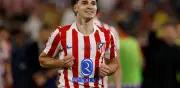 Atlético exige 500 millones por Julián Álvarez; no negociará en España