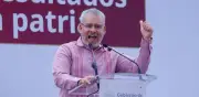 Bedolla llama a cerrar filas por soberanía; acusa a oposición de buscar intervención extranjera