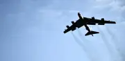 Bombardero B-52 de EU se estrella en base aérea Edwards en California