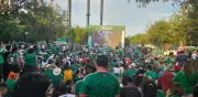 Calor extremo no frena a asistentes del Fan Fest Monterrey