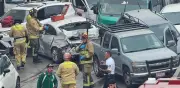Carambola de 34 vehículos en Tijuana deja 26 heridos y cierre vial