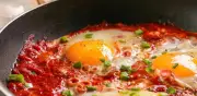 Cómo hacer huevos en purgatorio: receta italiana fácil para desayunar