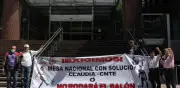 CNTE bloquea oficinas de Afores y advierte mantener paro nacional