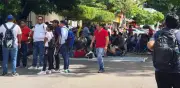 CNTE toma dependencias de educación en Tuxtla y amenaza con continuar protestas