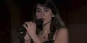 Condenan a cantante iraní a 74 latigazos y dos años sin cantar por no usar velo